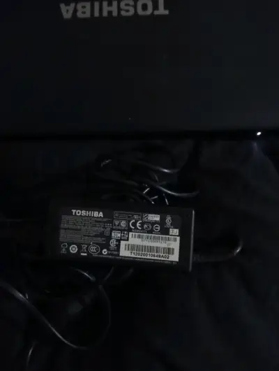 Portátil Toshiba con Windows 7 - miniatura 4