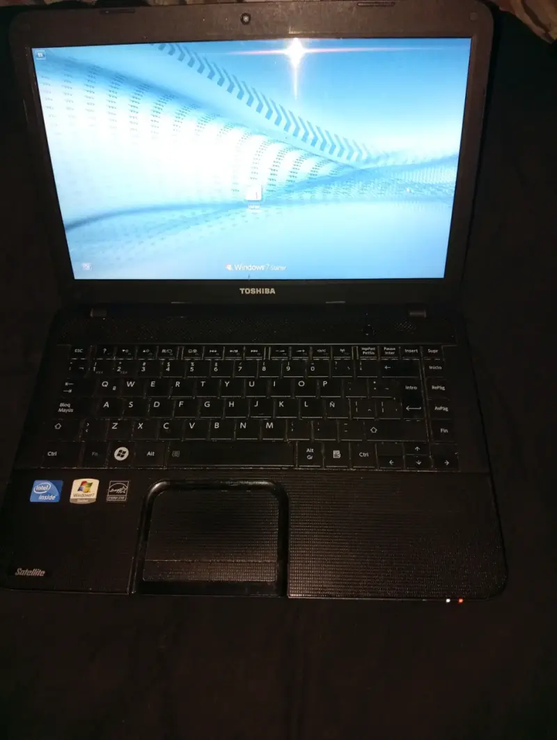 Portátil Toshiba con Windows 7 - 6