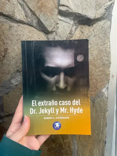 🧟‍♂️El extraño caso del Dr. Jekyll y Mr. Hyde - miniatura 1
