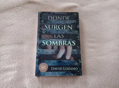 Libro 'Donde surgen las sombras' - miniatura 1