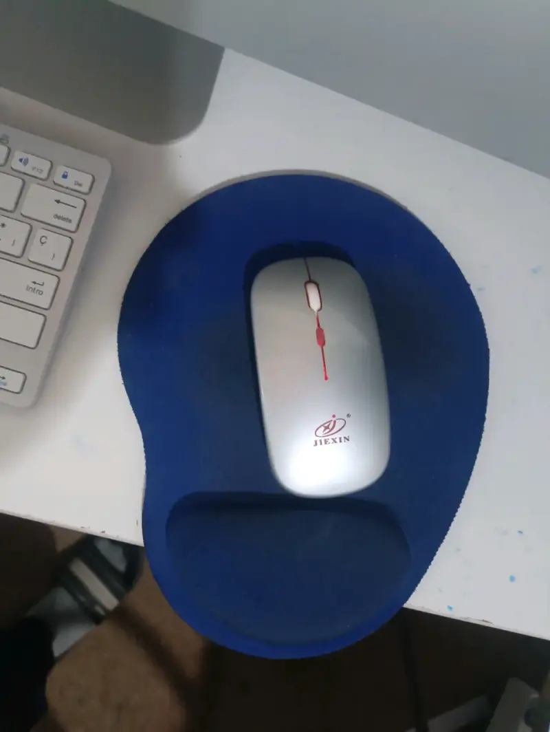 iMac con teclado y mouse - 5