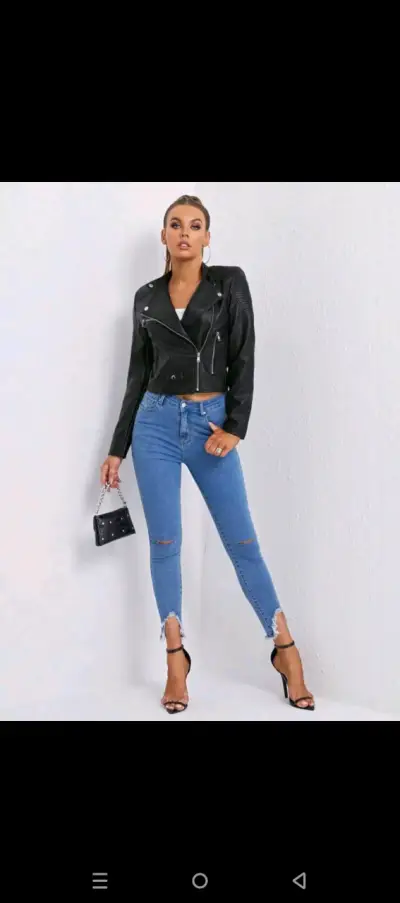 Chaqueta negra tipo motociclista - miniatura 2