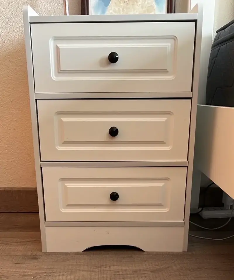 Set de 2 veladores blancos de tres cajones - 2