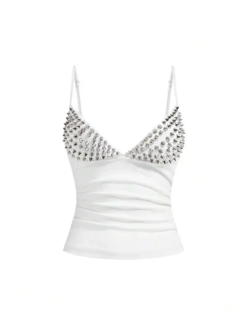 Top blanco con tachas metálicas - 1