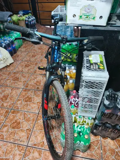 Bicicleta montaña GT azul - miniatura 4