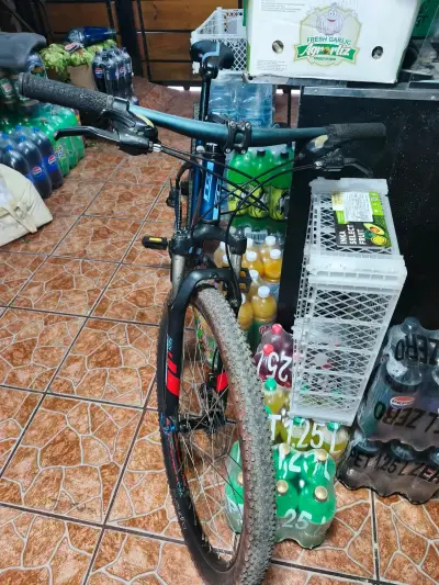 Bicicleta montaña GT azul - miniatura 5