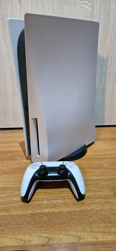 Consola Playstation con mando - miniatura 1