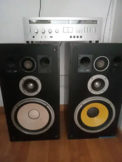 Amplificador Sansui vintage - miniatura 3