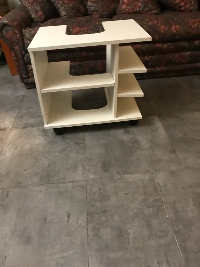 Mueble de baño con ruedas