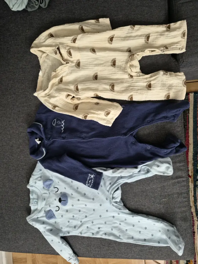Lote de ropa de bebé - 2