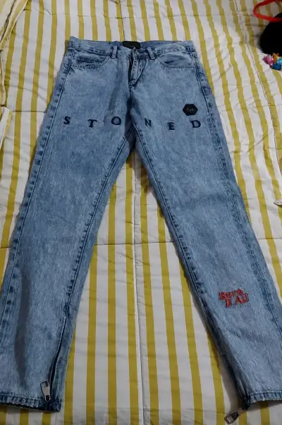 Jeans Stoned azules con diseño - miniatura 1