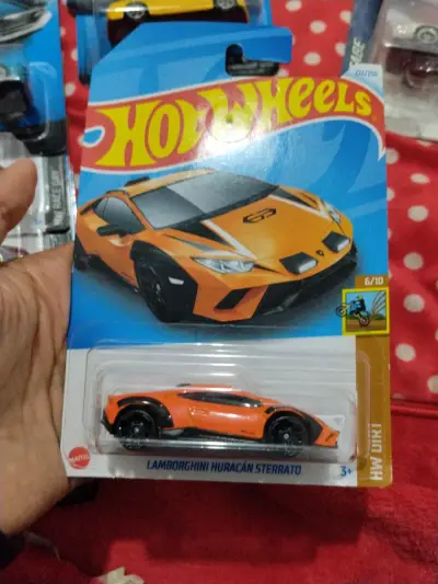 Hot Wheels Lamborghini Huracán - miniatura 1