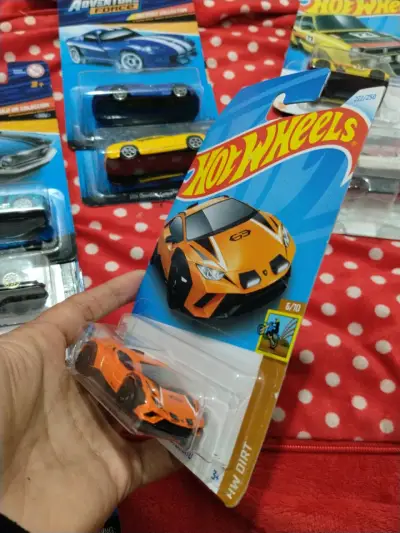 Hot Wheels Lamborghini Huracán - miniatura 2