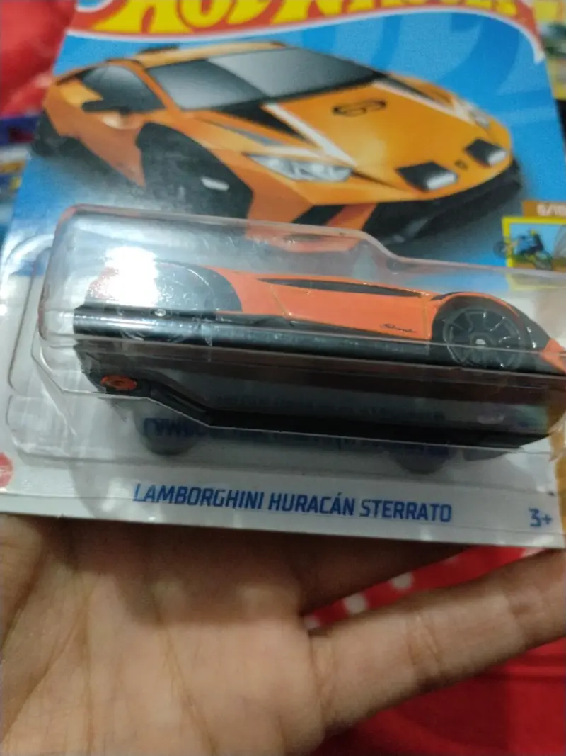 Hot Wheels Lamborghini Huracán - 4