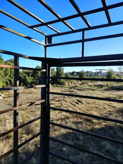 Se vende carrocería de 8 metros impecable - miniatura 1