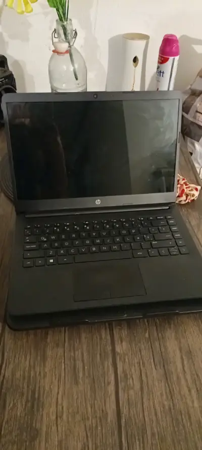 Laptop HP pantalla - miniatura 3