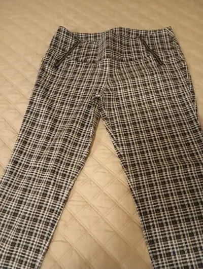 Pantalón de cuadros en blanco y negro - miniatura 2