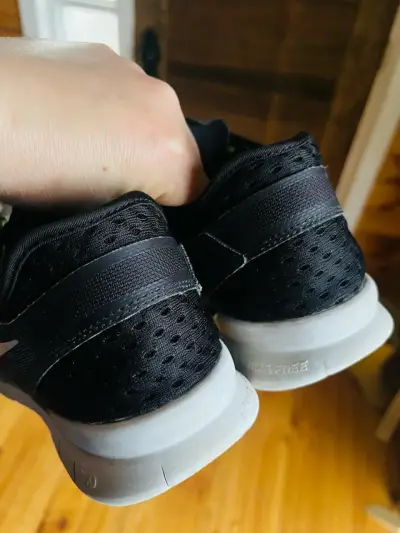 Zapatillas deportivas negras y verdes - miniatura 6