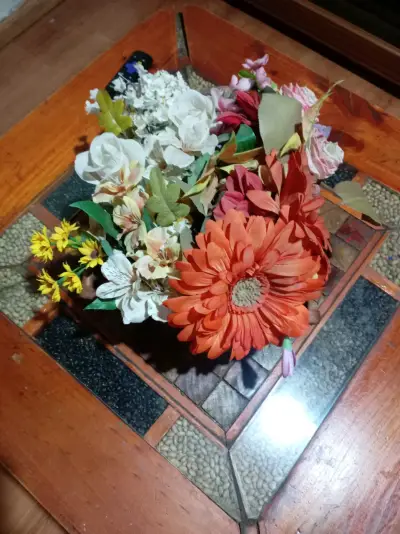 Arreglo floral artificial variado - miniatura 3