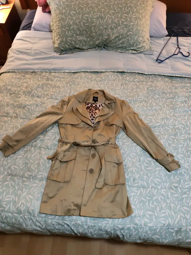 Abrigo trech beige con estampado leopardo - 2