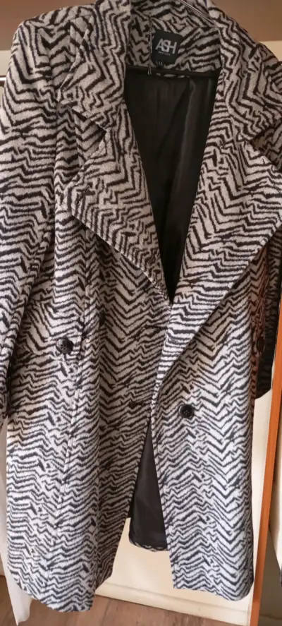 Abrigo de mujer estampado animal print - miniatura 3
