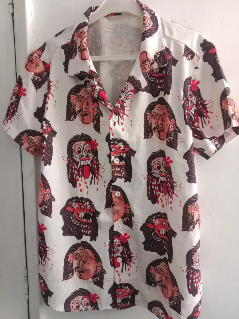 Camisa blanca con estampado - 2