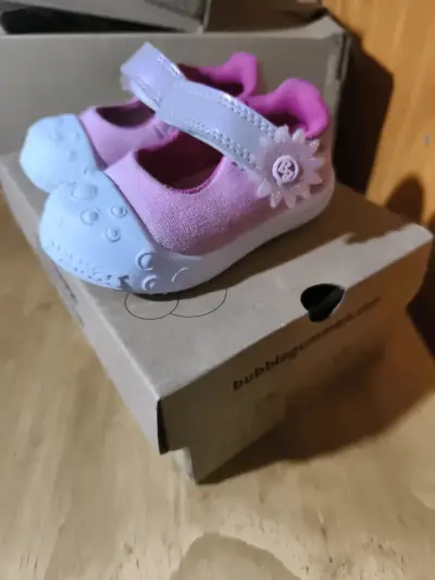 Zapatos de bebé rosados - miniatura 1