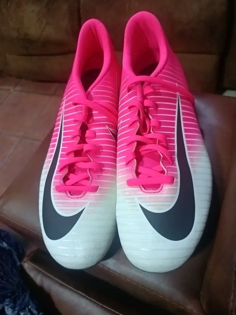 Zapatos de fútbol rosa - 2