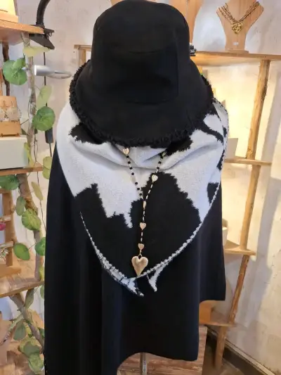 Boina beige y bufanda estampada - miniatura 3