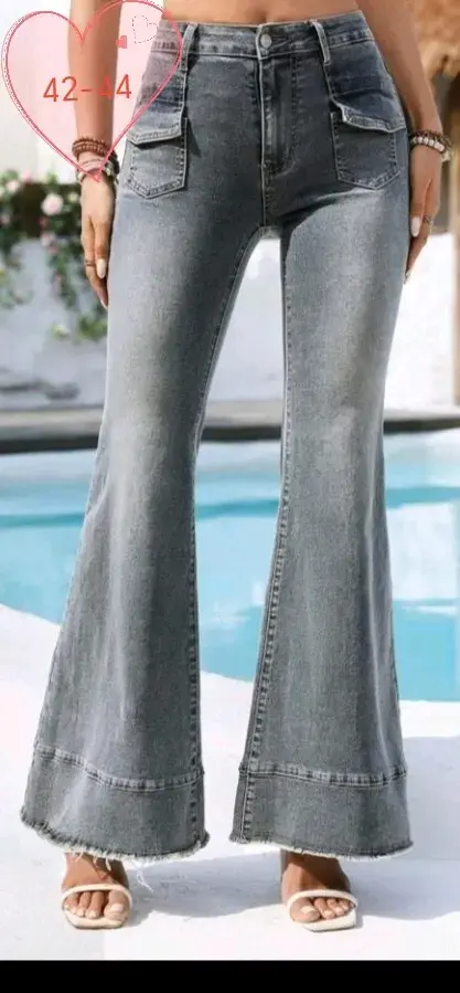 Jeans acampanados azul claro - 4