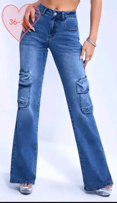 Jeans acampanados azul claro - miniatura 5