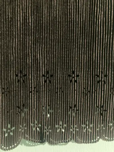Vestido negro de tirantes - miniatura 3
