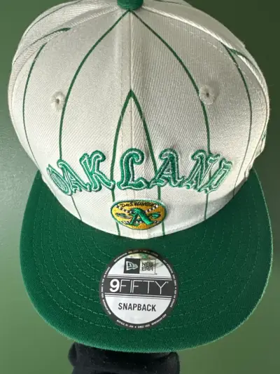 Gorra New Era Oakland blanca con verde MLB 9fifty - miniatura 2
