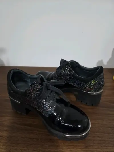 Zapatos negros con plataforma - miniatura 1