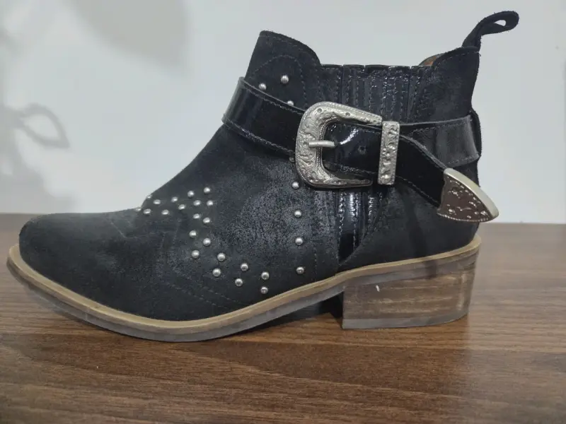 Botines negros con hebilla - 2