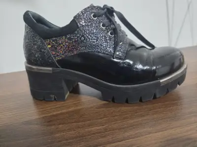 Zapatos negros con plataforma - miniatura 2