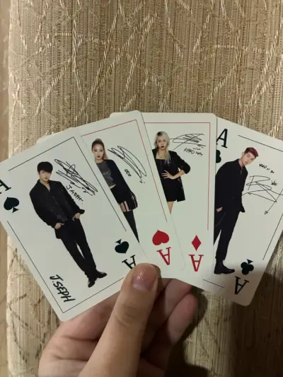 Cartas coleccionable de KARD kpop - miniatura 1