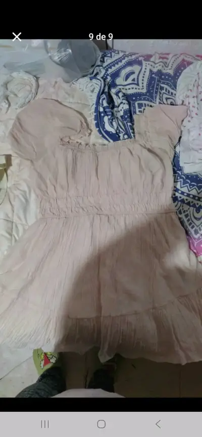 Vestido rosa corto con vuelo - miniatura 2