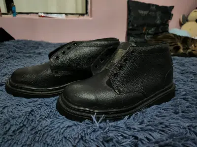 Botines negros de cuero - miniatura 1
