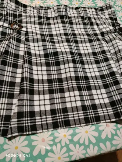 Falda escocesa blanco y negro - miniatura 1