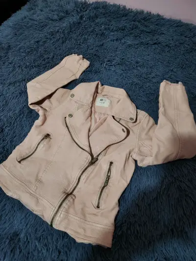 Chaqueta estilo motociclista rosa - miniatura 1