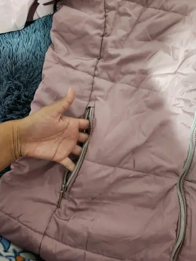 Parka rosada con capucha - miniatura 2