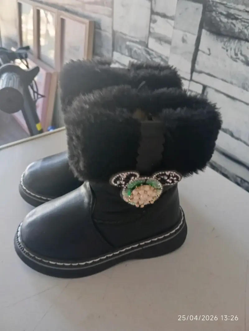 Botas negras para niña con peluche - 5