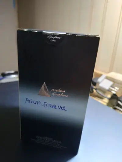 Perfume con botella transparente - miniatura 4