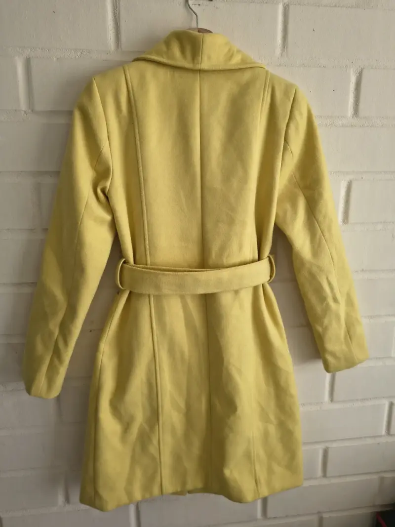 Abrigo amarillo pastel con cinturón💛 - 3