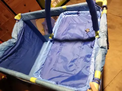 Cuna corral azul portátil - miniatura 1