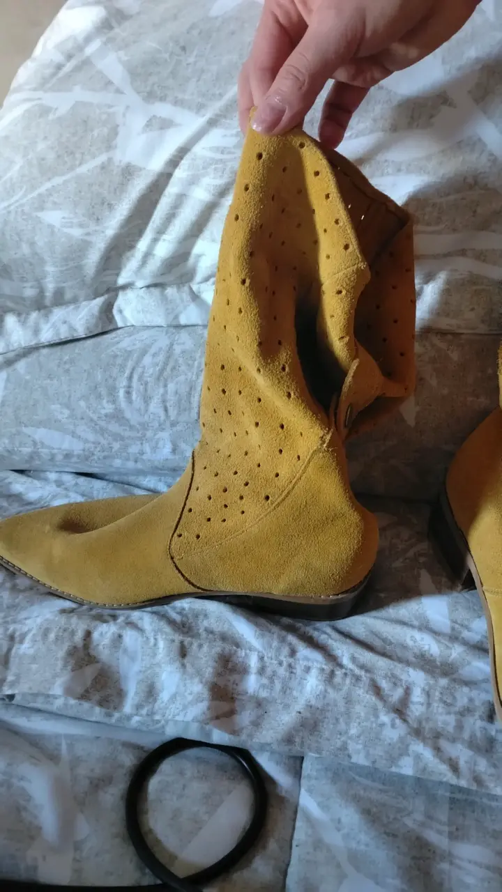 Botines de gamuza mostaza - 2