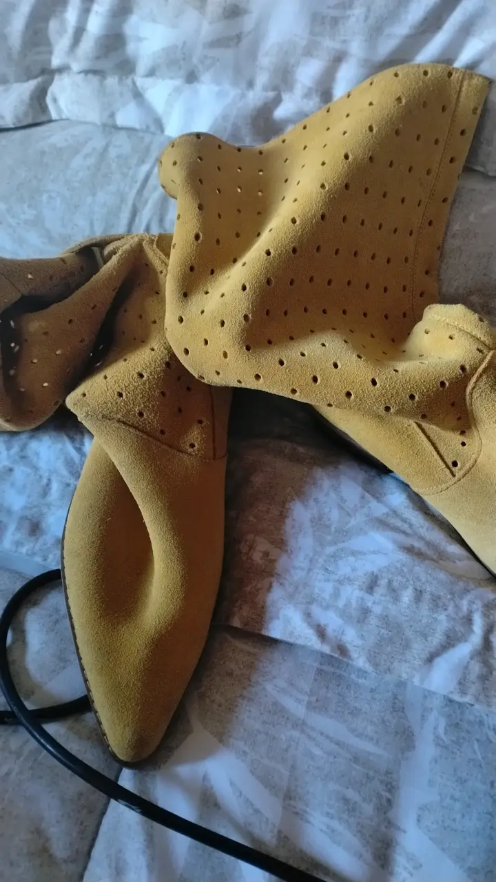 Botines de gamuza mostaza - 4