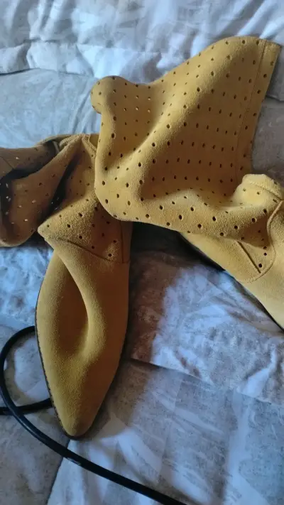 Botines de gamuza mostaza - miniatura 4