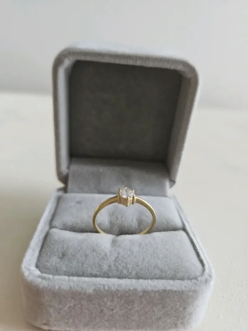 Anillo de oro con circon de 6 puntas diamante - 2